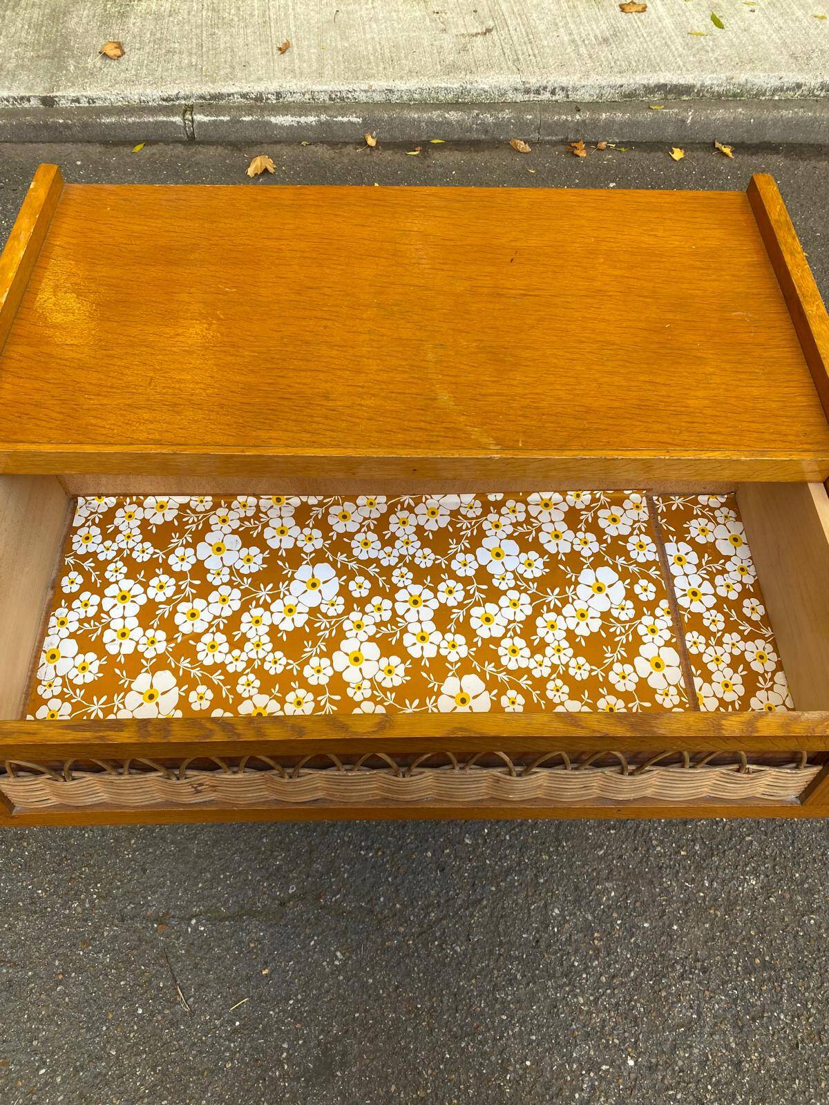 Commode scandinave en chêne et rotin des années 60