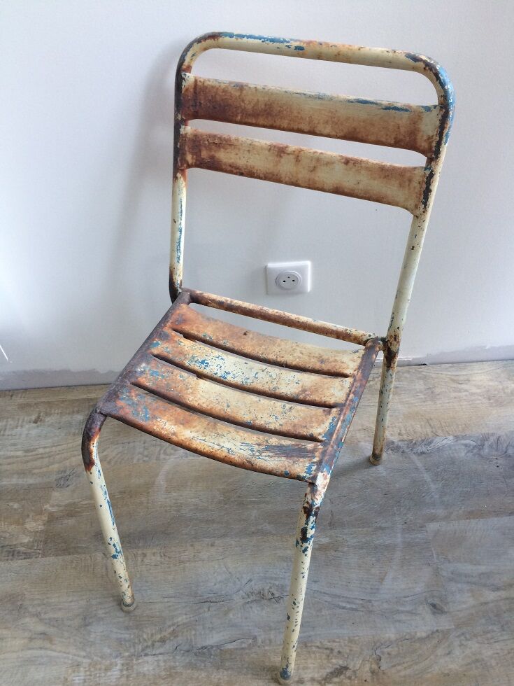 Chair in steel with an original patina