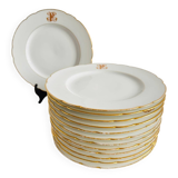 Série de 13 assiettes en porcelaine de Paris, d’époque fin XIXème