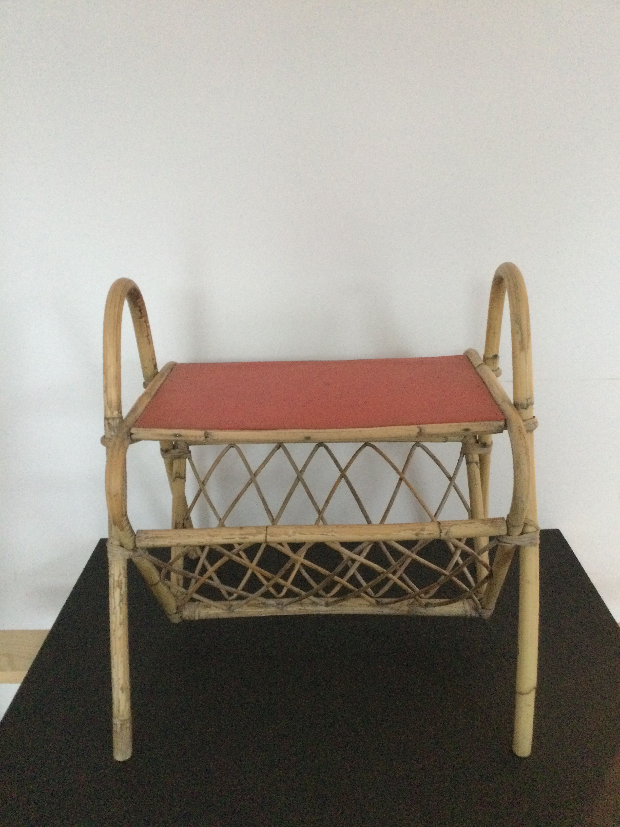 Rattan magazine door and red top