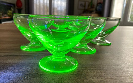6 champagne cups in ouraline