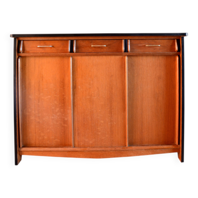 Enfilade en bois et formica rose fushia et noir, années 1950, 130x50x100cm
