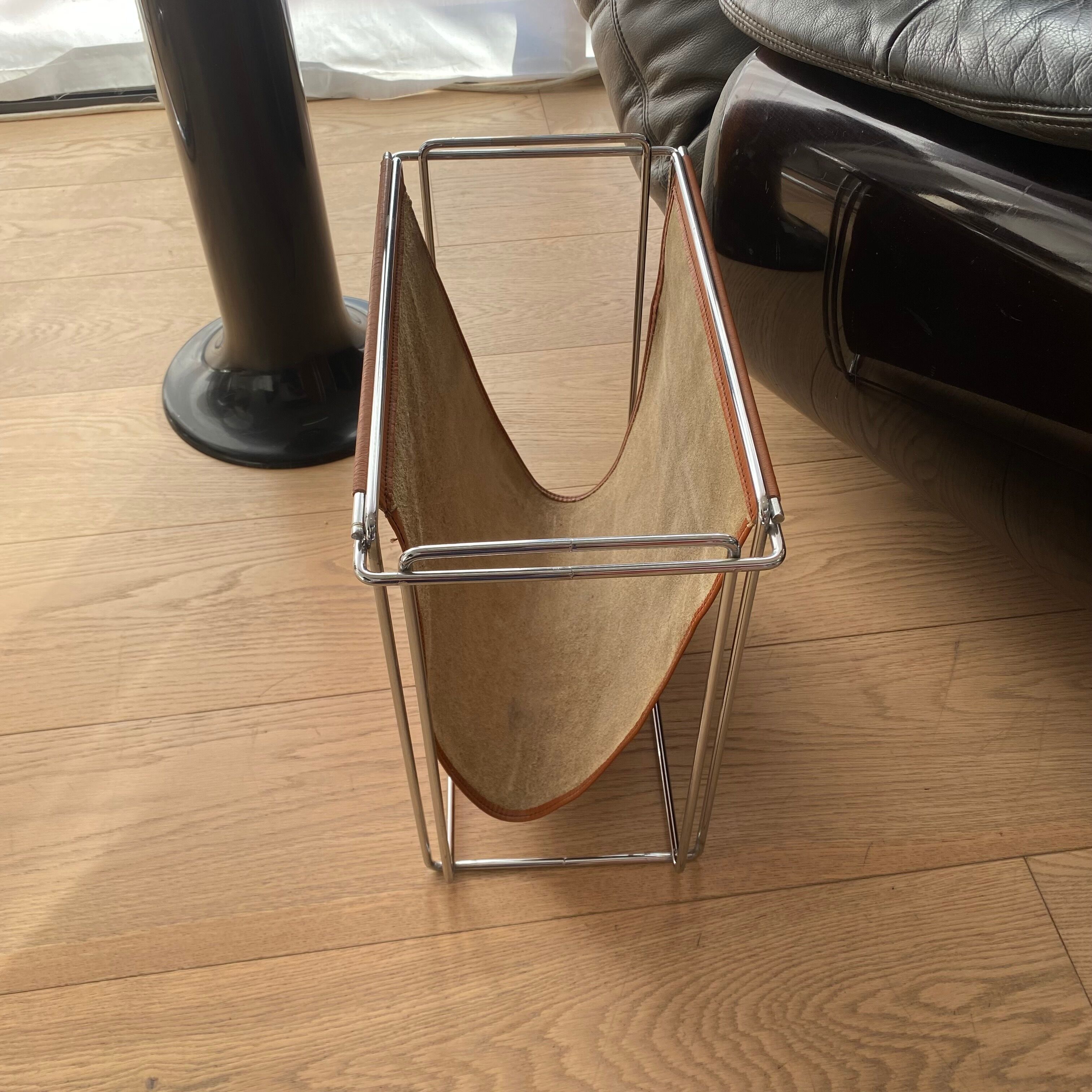 Porte-revue design Gerard Rignault édité par Group S.A. 1960