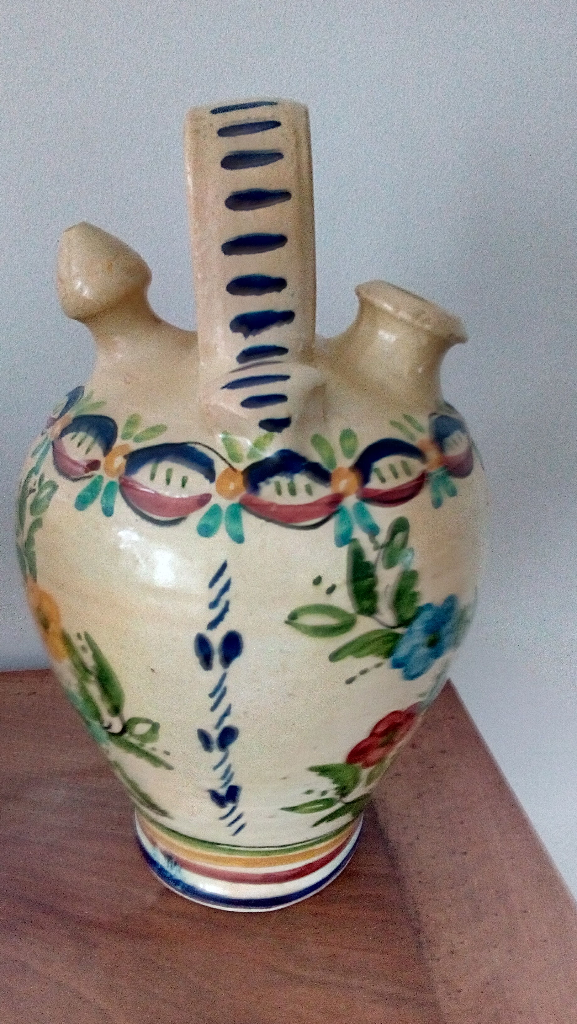 Flower jug gargoulette