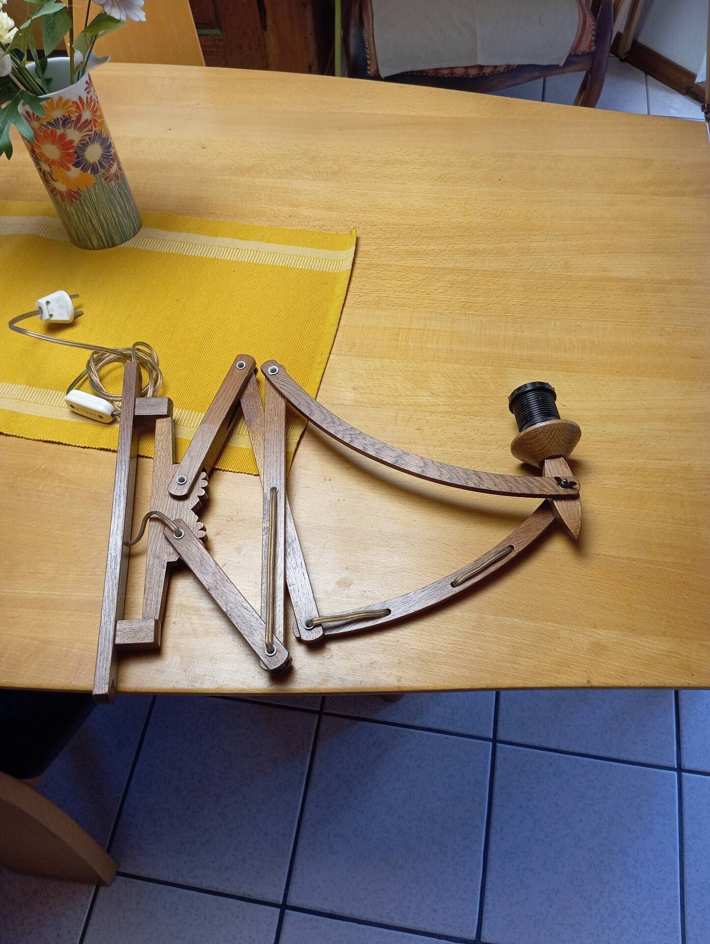 Applique murale extensible en bois à pantographe (
