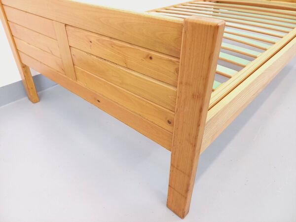 Lit vintage Mountain Design Les Arcs en bois de frêne des années 60 70