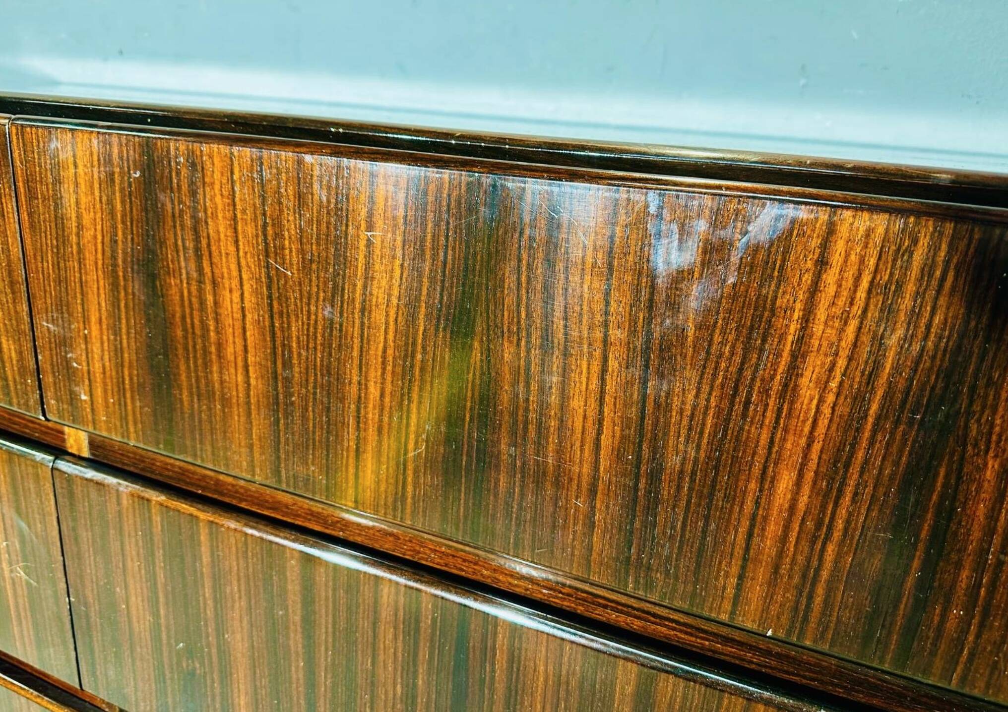 Commode en bois de rose 1970