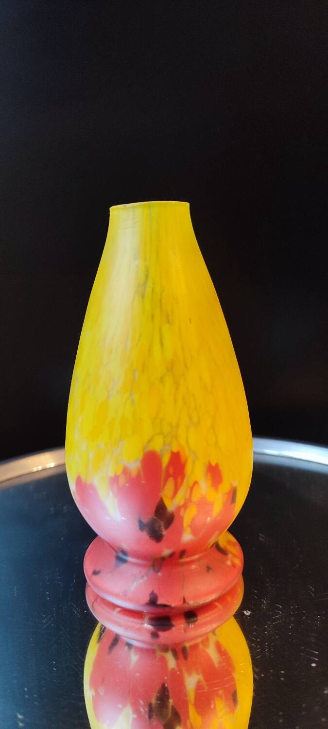 Curved vase made of glass paste