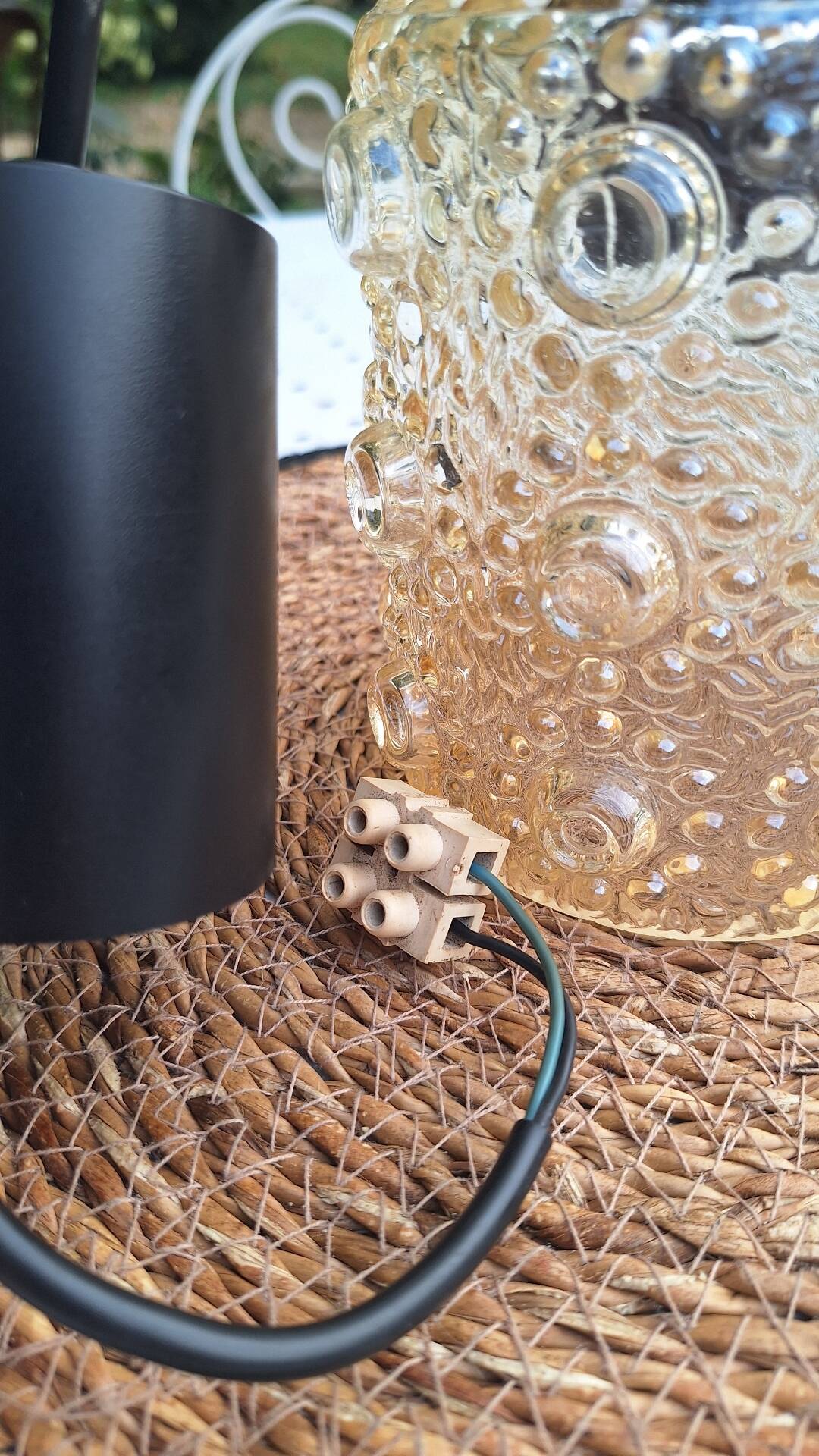 Suspended portable lamp