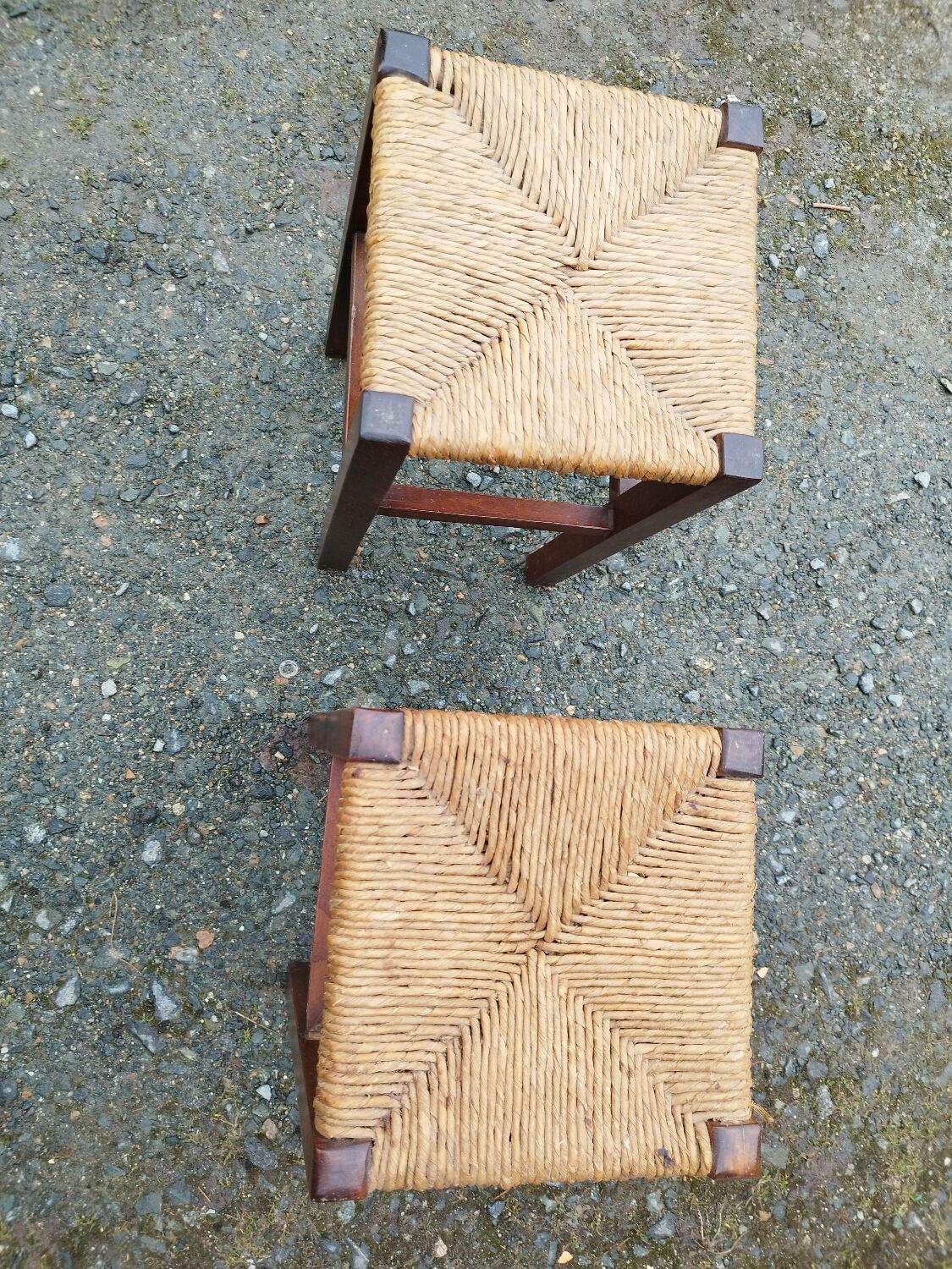Paire de tabourets paillés rustique bois