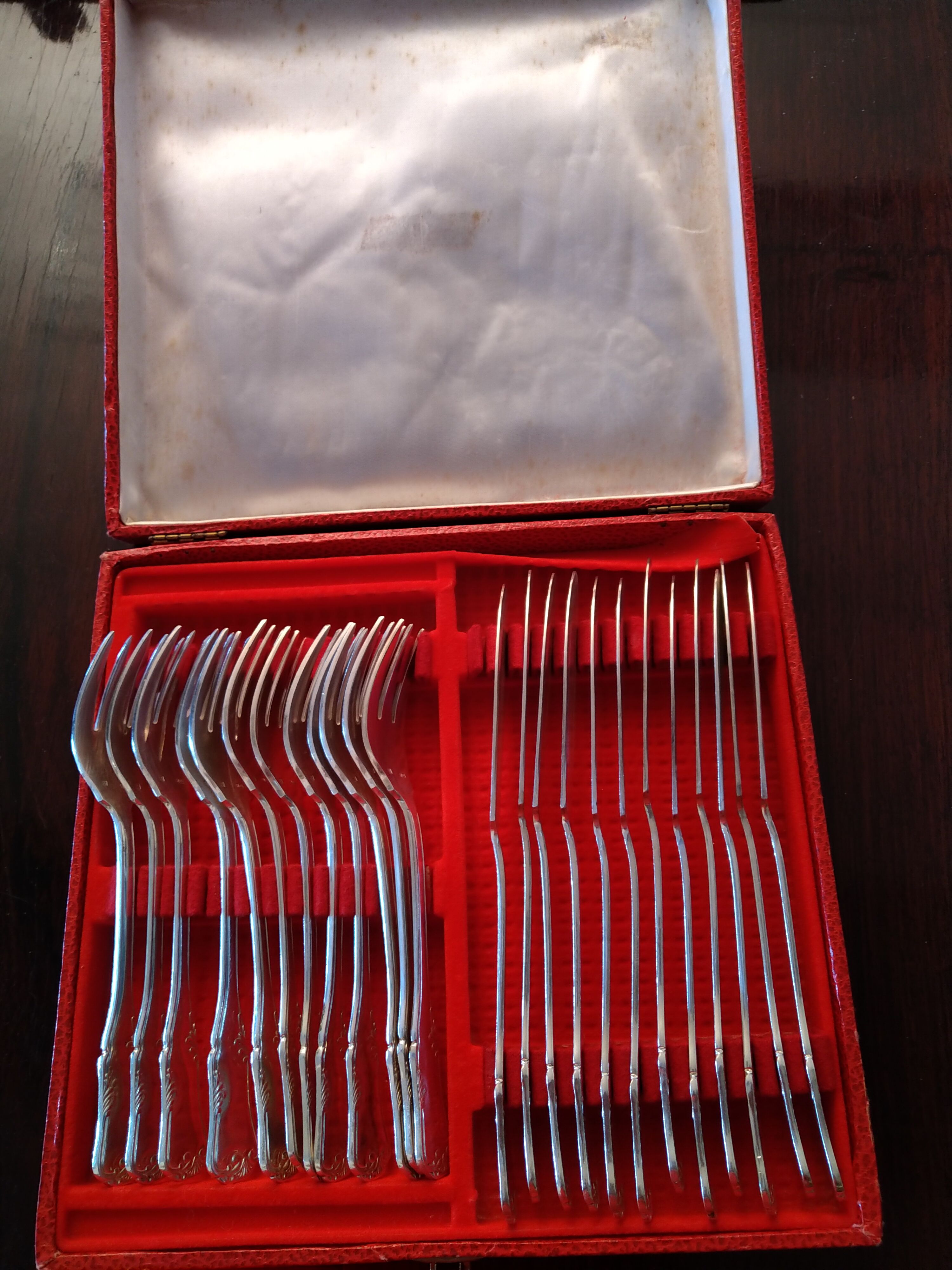 Silver metal fish service