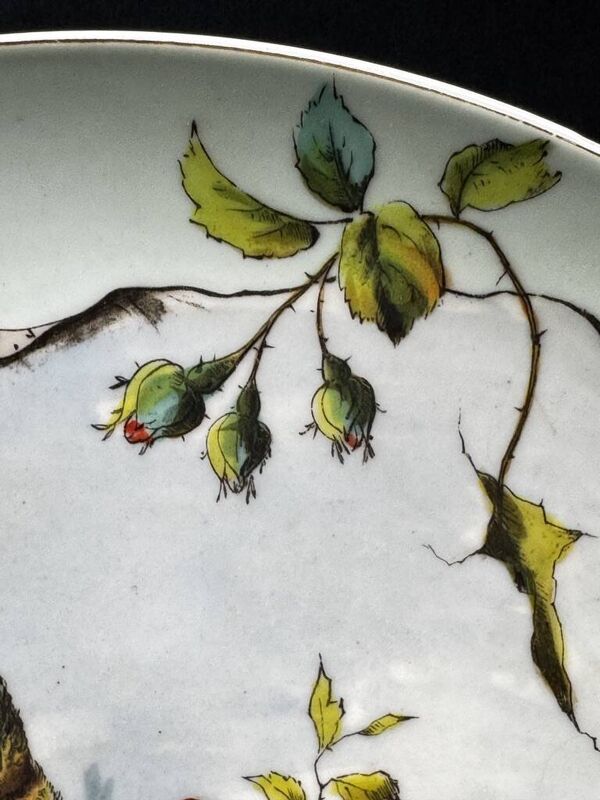 Plat décoratif en porcelaine de Limoges, décor peint à la main – fin XIXe