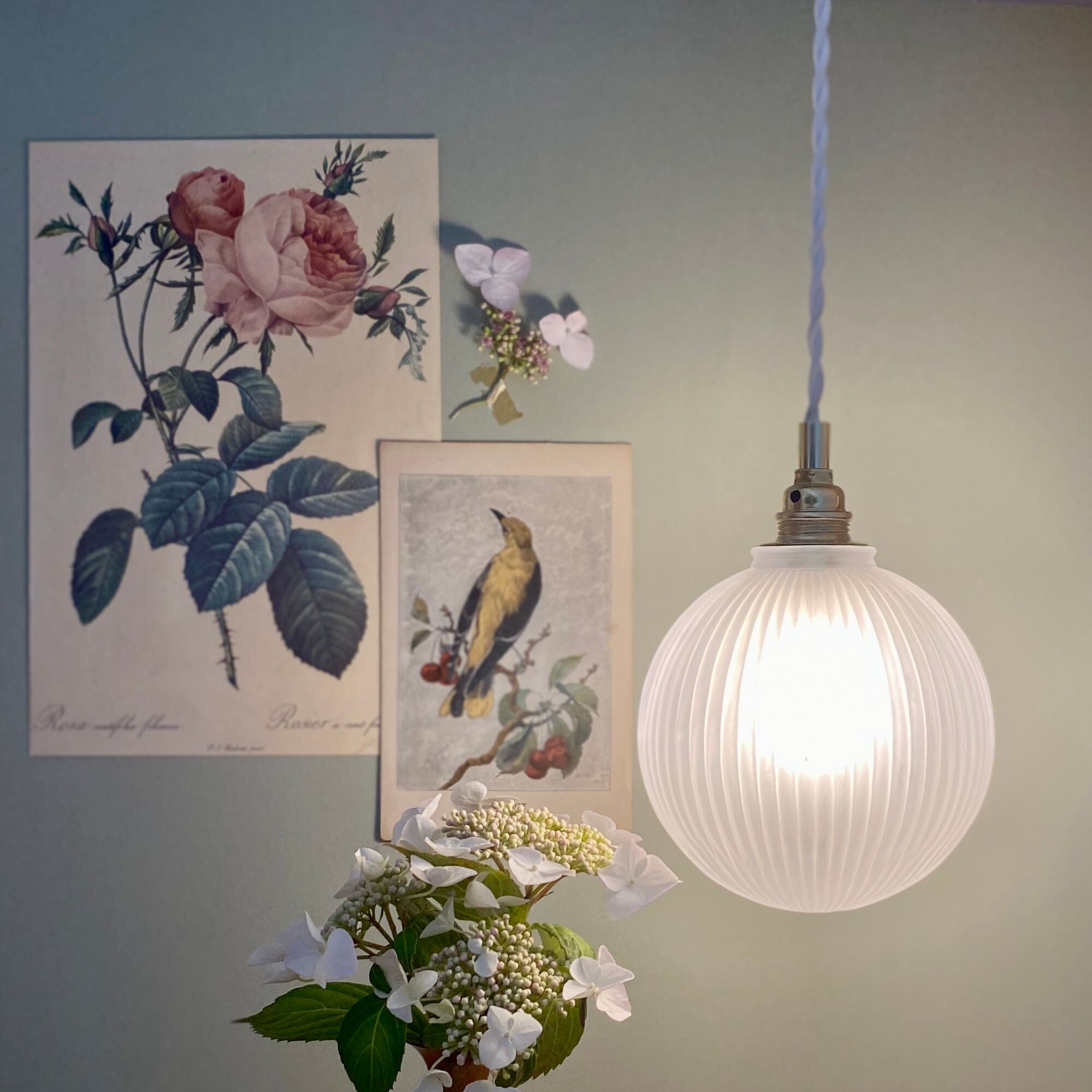 Vintage globe pendant lamp in ridged frosted glass