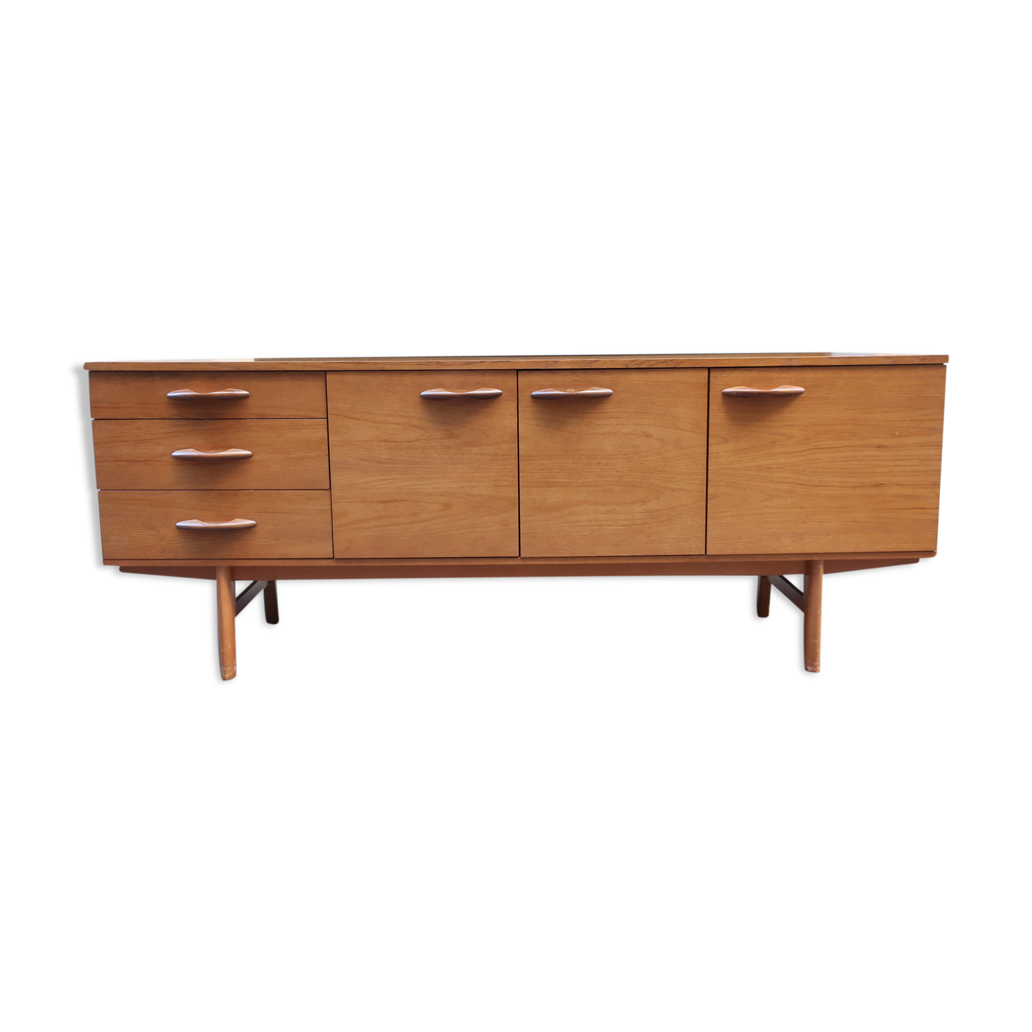 Row in the 1960s teak