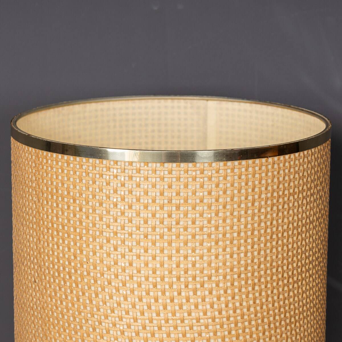 A vintage 20thc italian bergere lamp with pine cone detailing c.1970