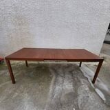 Scandinavian table with extension