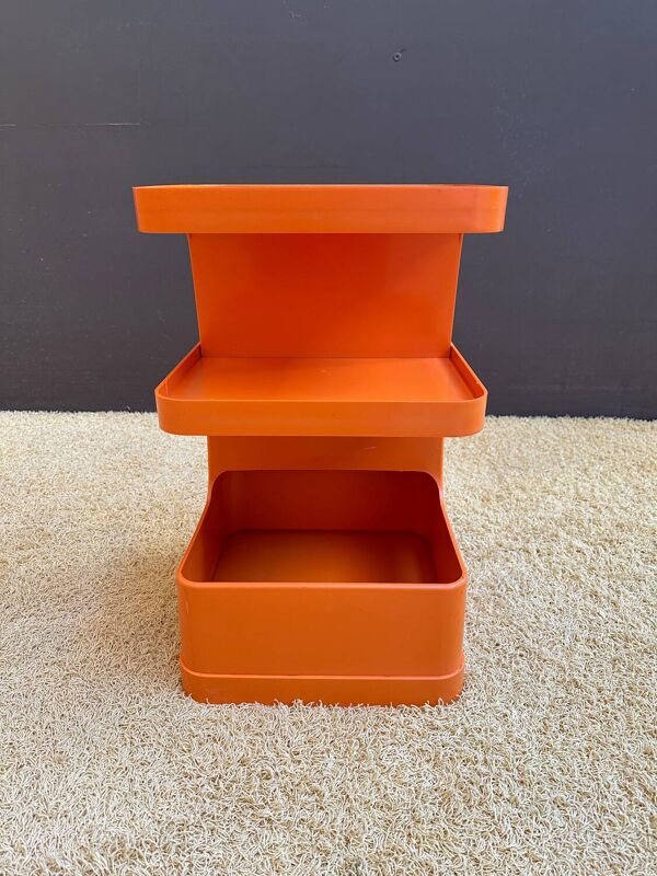 Chevet plastique modèle Flair de Prisunic