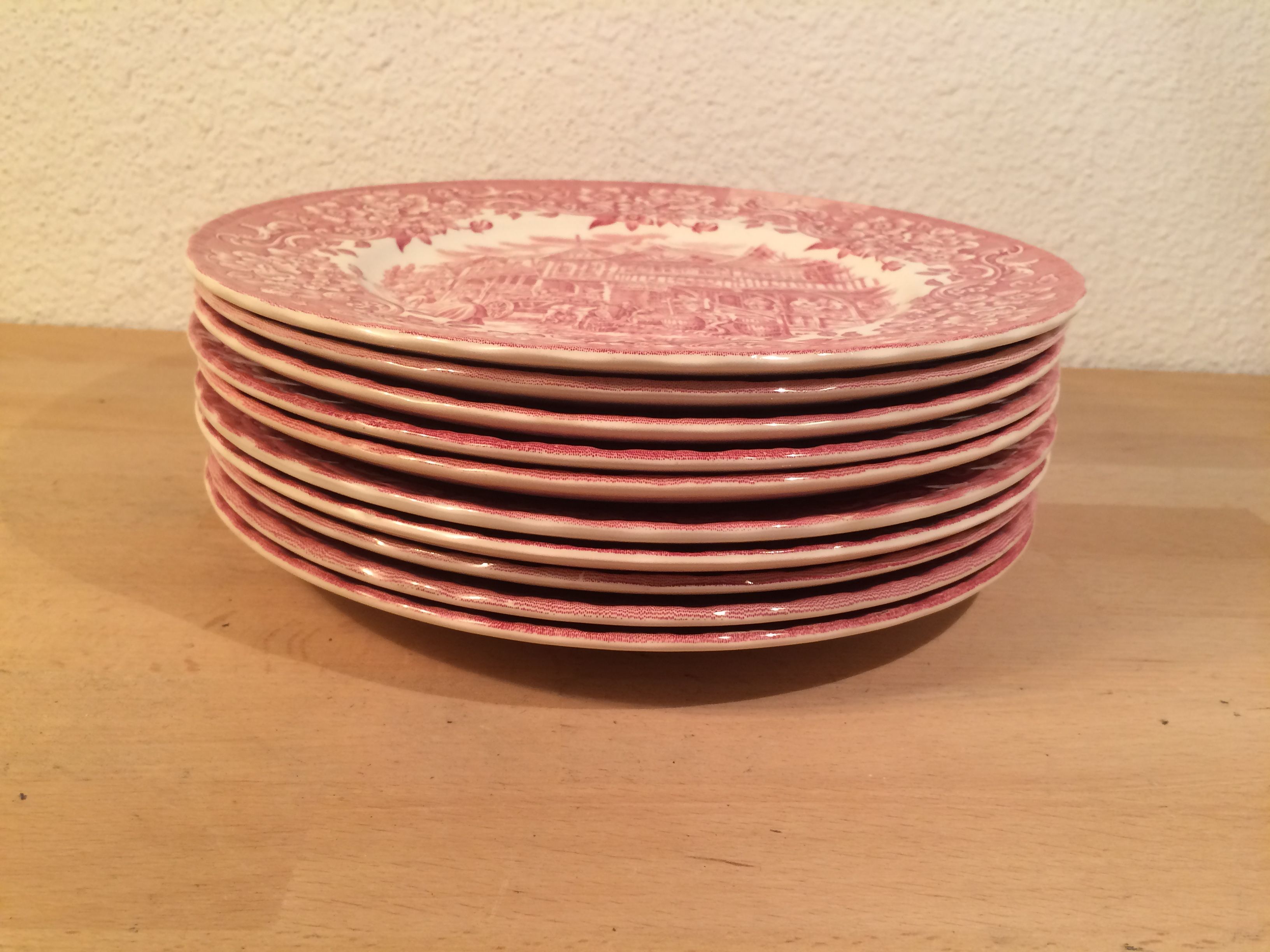 10 plates earth of iron red Royal Tudor model 17th century England ironstone
