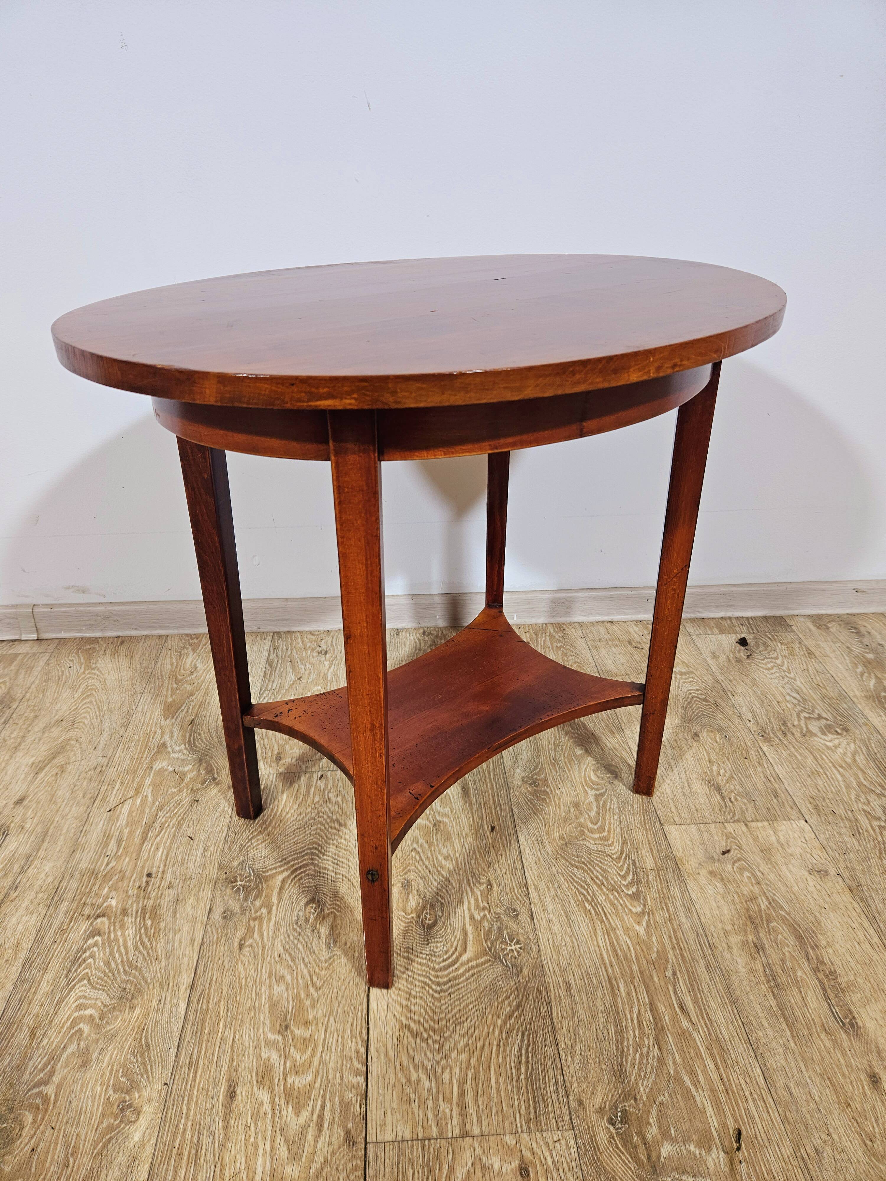 Original oval Thonet table, Osterreich 1930s