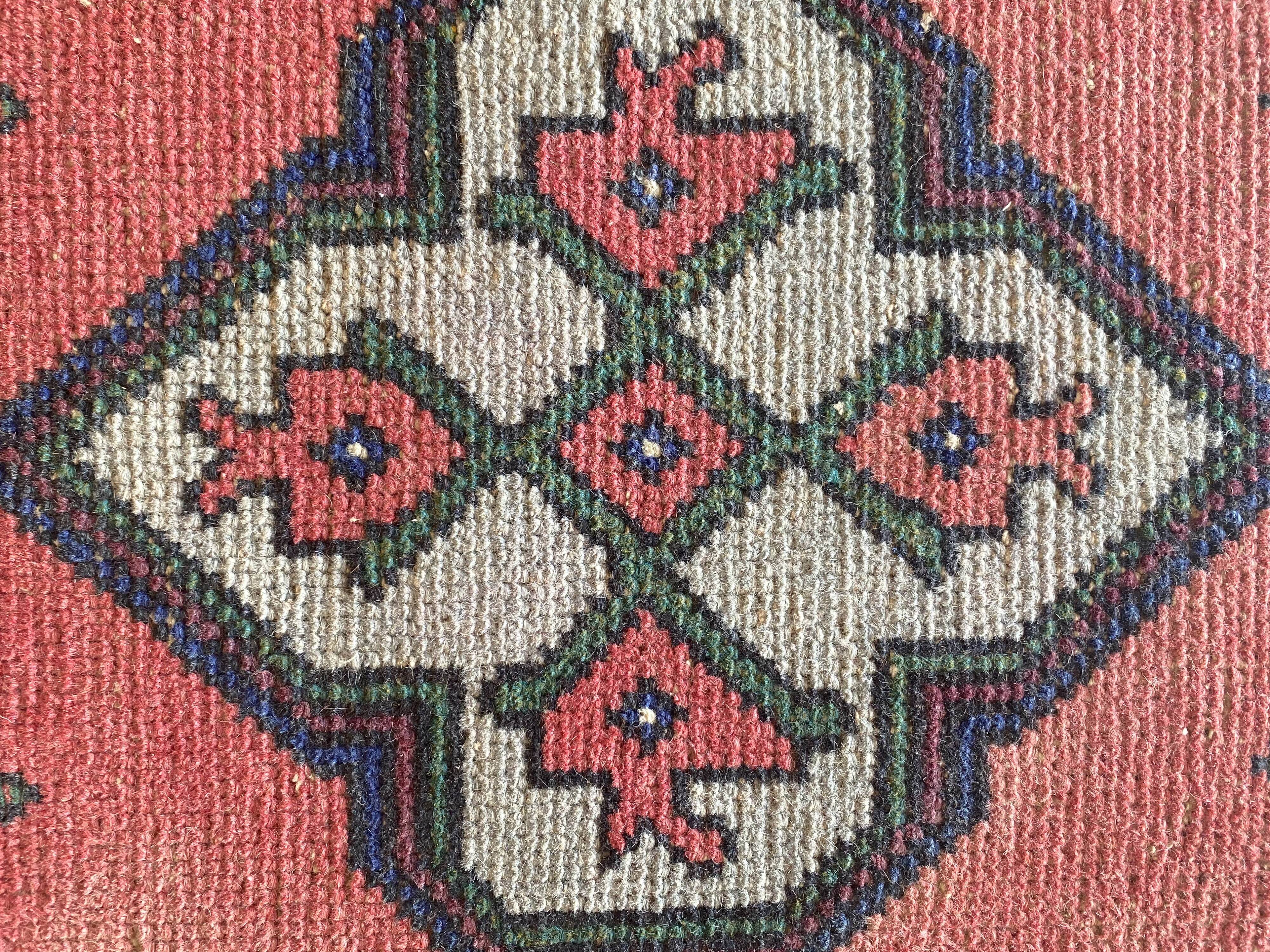 Small rug, Turkish vintage rug, Hand knotted rug,Mini door mat rug 48x85 Cm