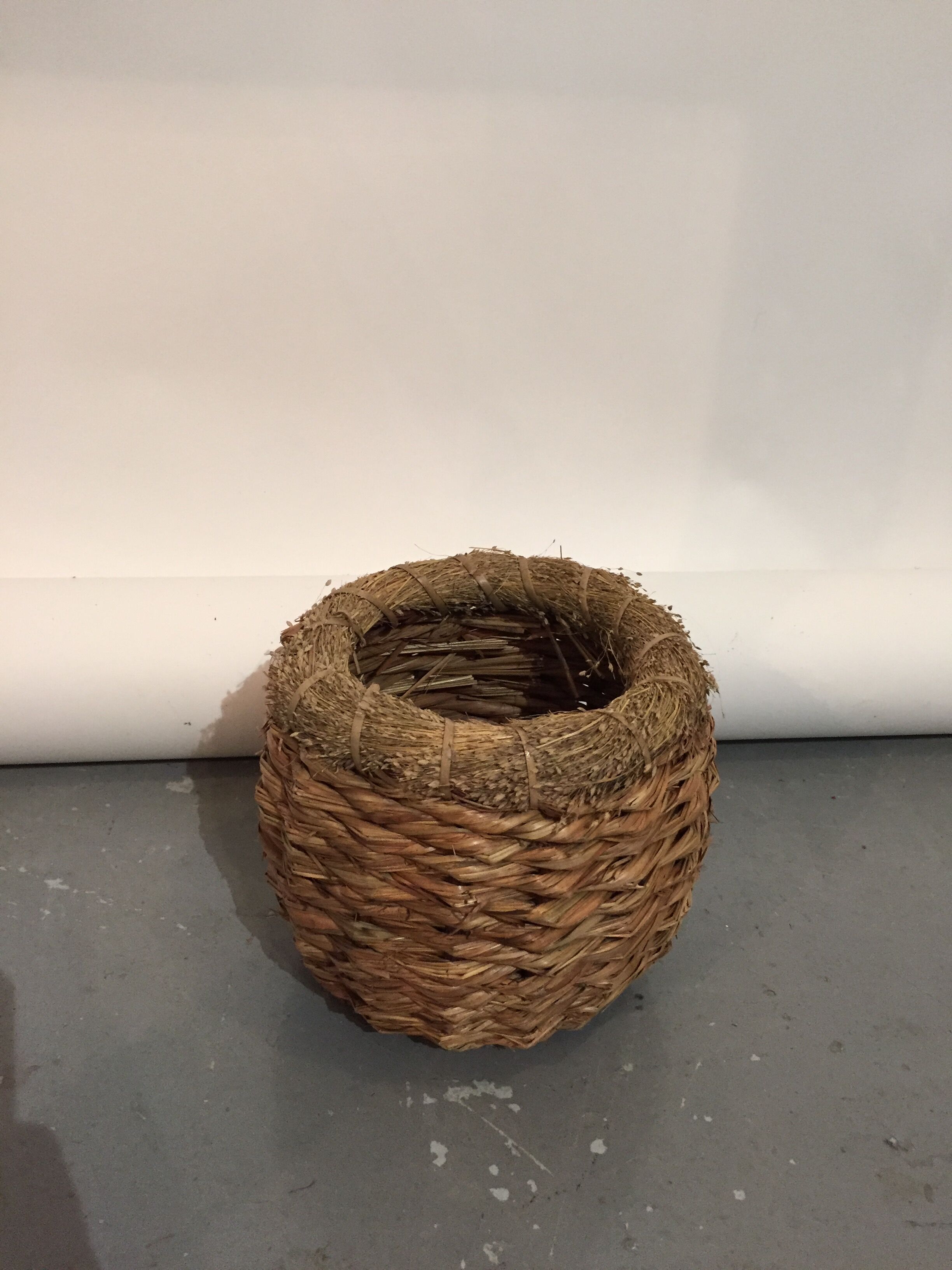 Cache pot wicker