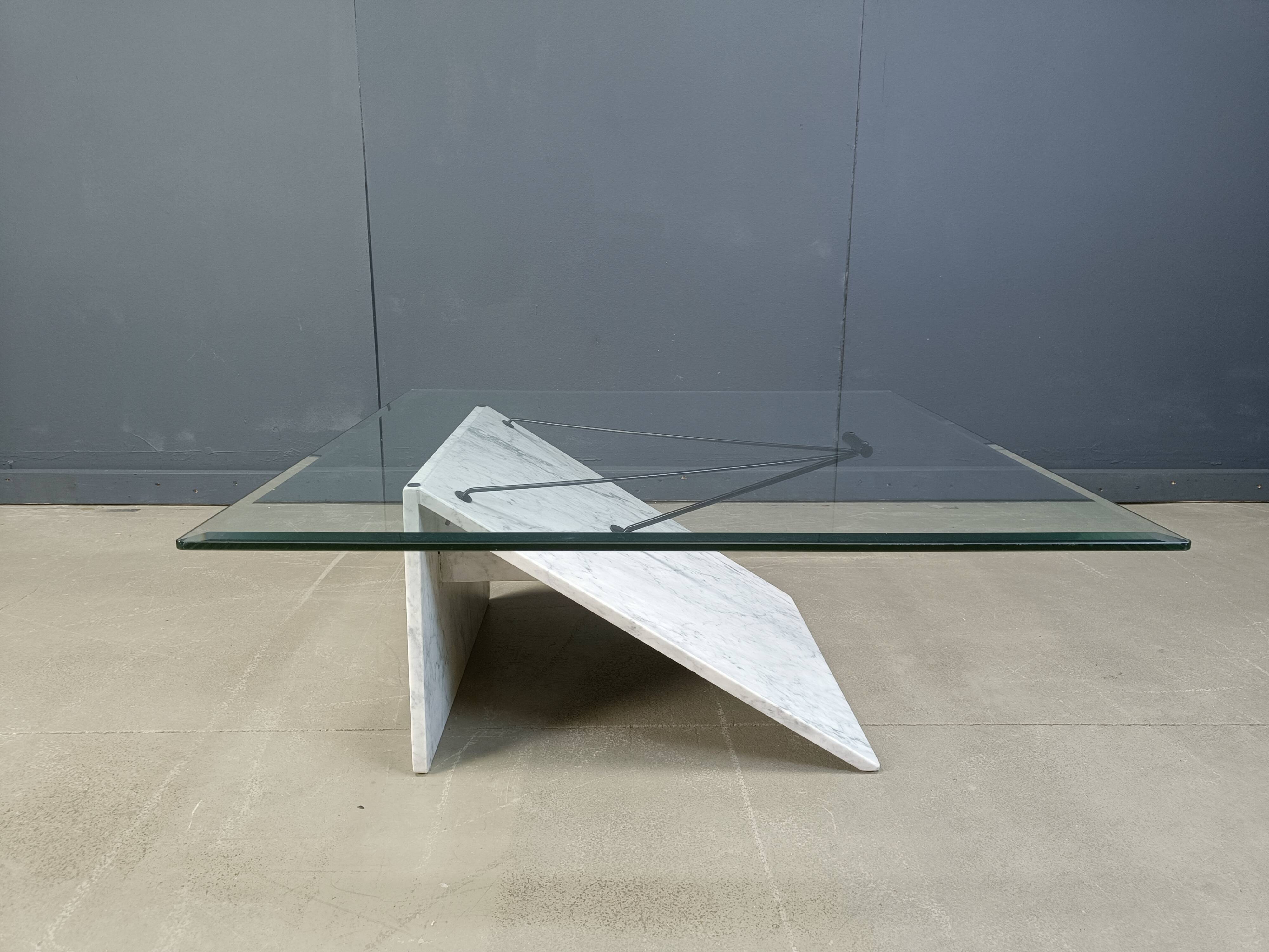 Table basse postmoderne en marbre italien, années 1980