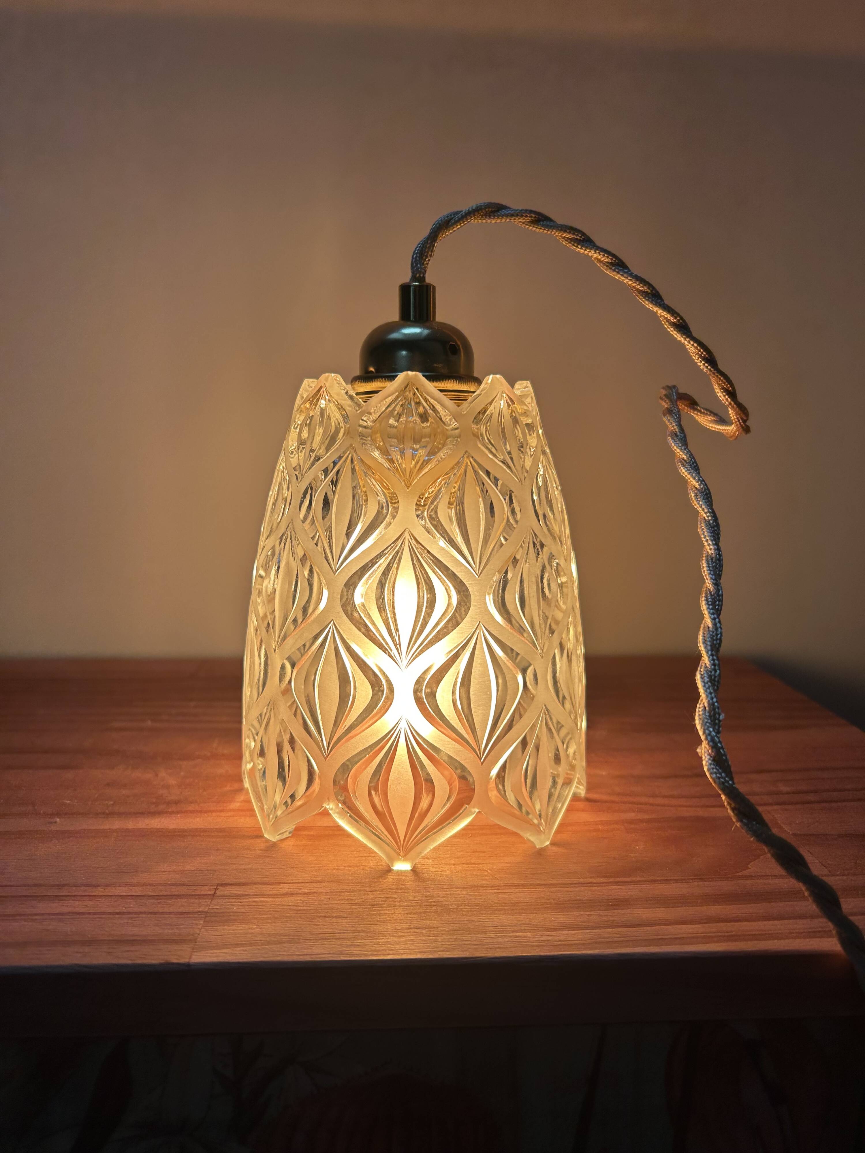 Baladeuse vintage en verre ciselé