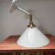 Applique murale en opaline blanche inclinable