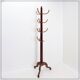 Porte-manteau ou chapeau vintage en bois sur trépied