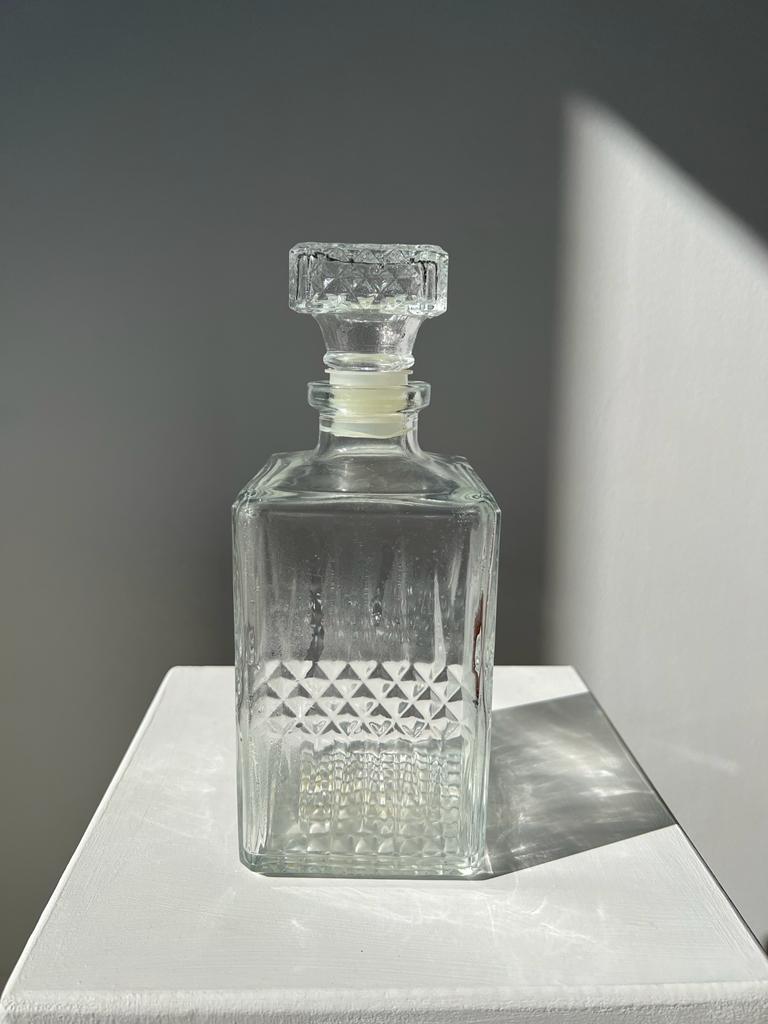 Vintage glass whiskey decanter H:22cm