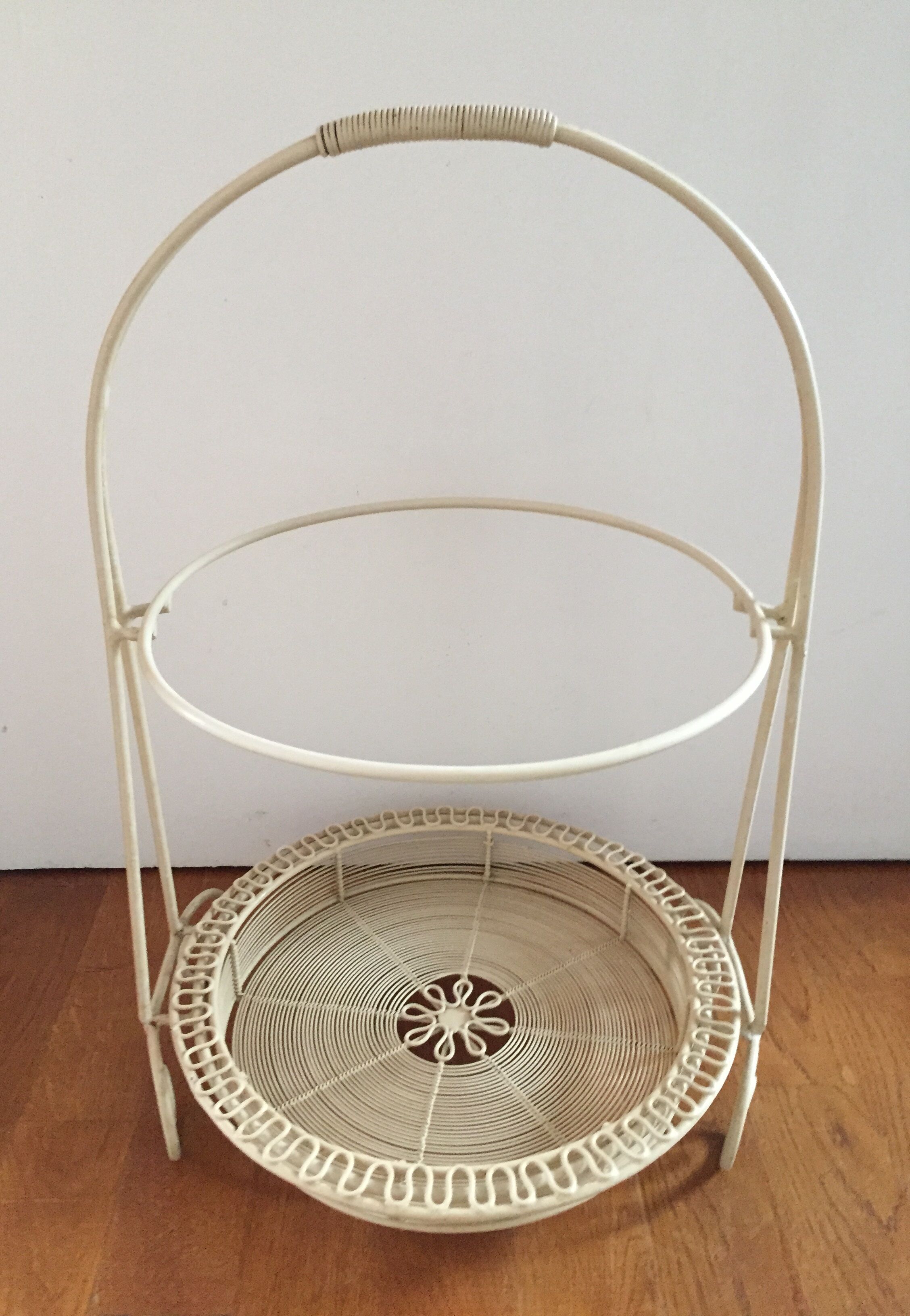 Corbeille à deux plateaux amovibles