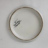 Flat ceramic underside of Quimper Henriot