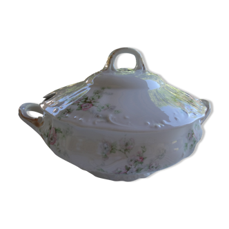 Soupière en porcelaine blanche