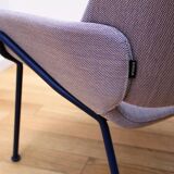 Fauteuil design Monk, Prostoria