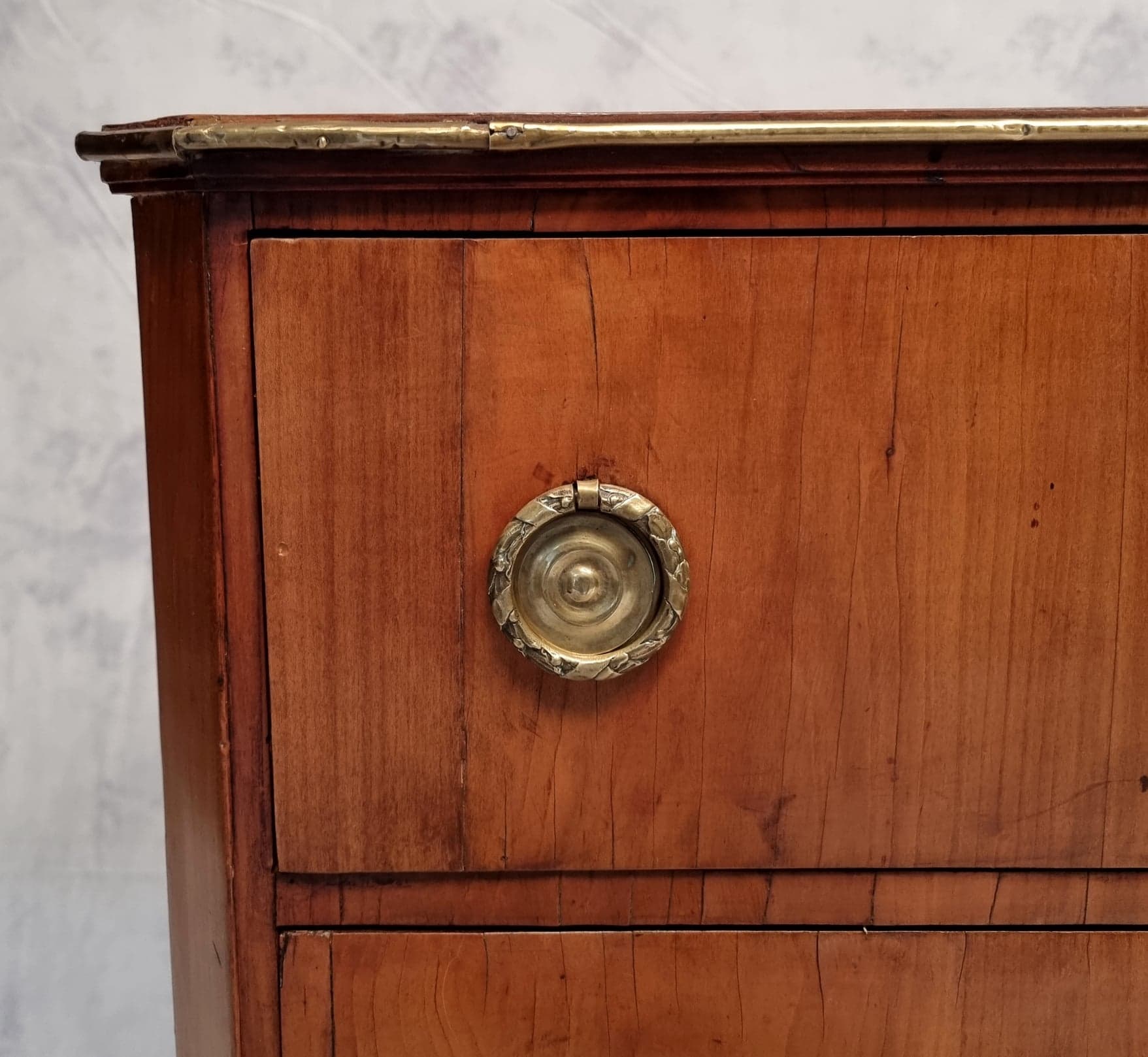 Commode Sauteuse period Louis XVI - Merisier - 18th