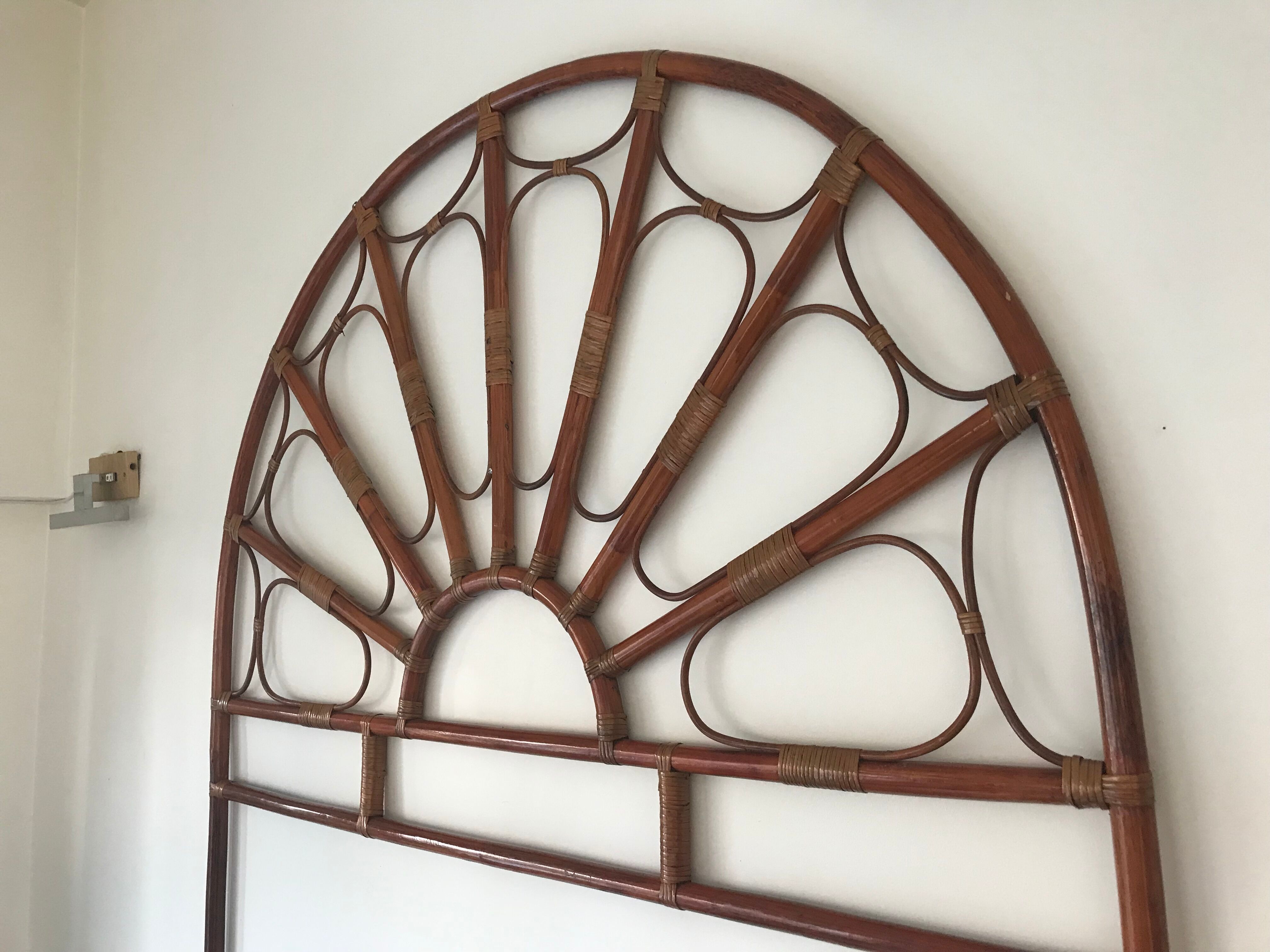 Peacock rattan headof