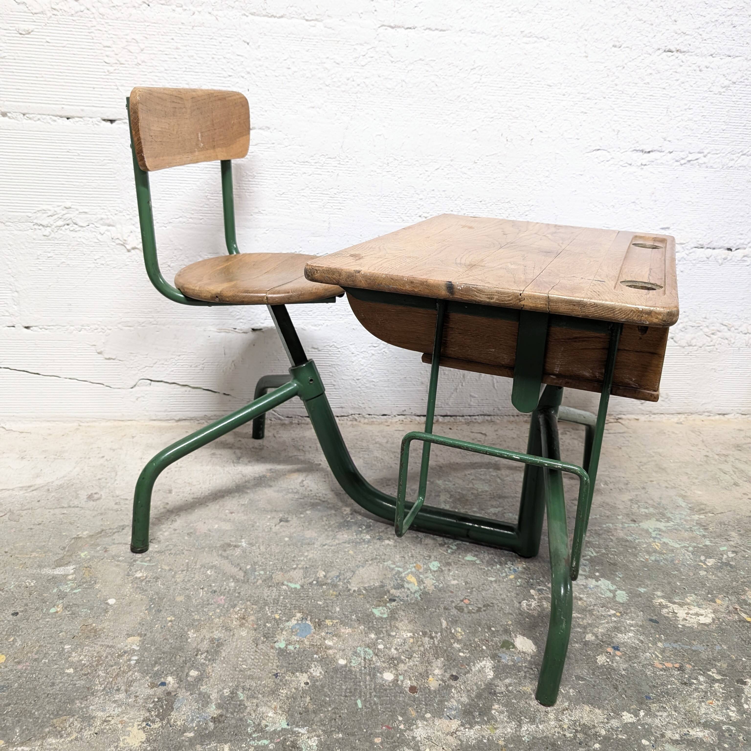 Vintage school desk – single-piece