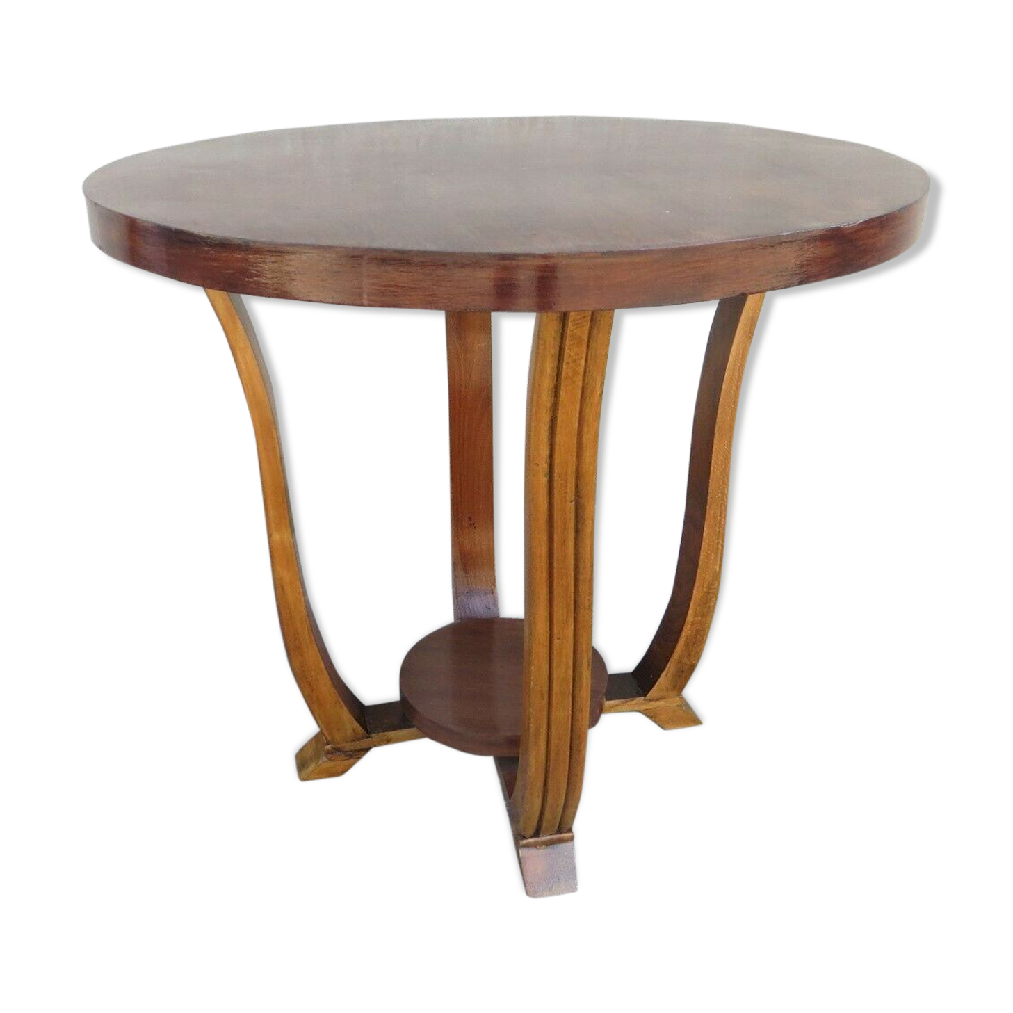 Healing 1930s in varnished wood