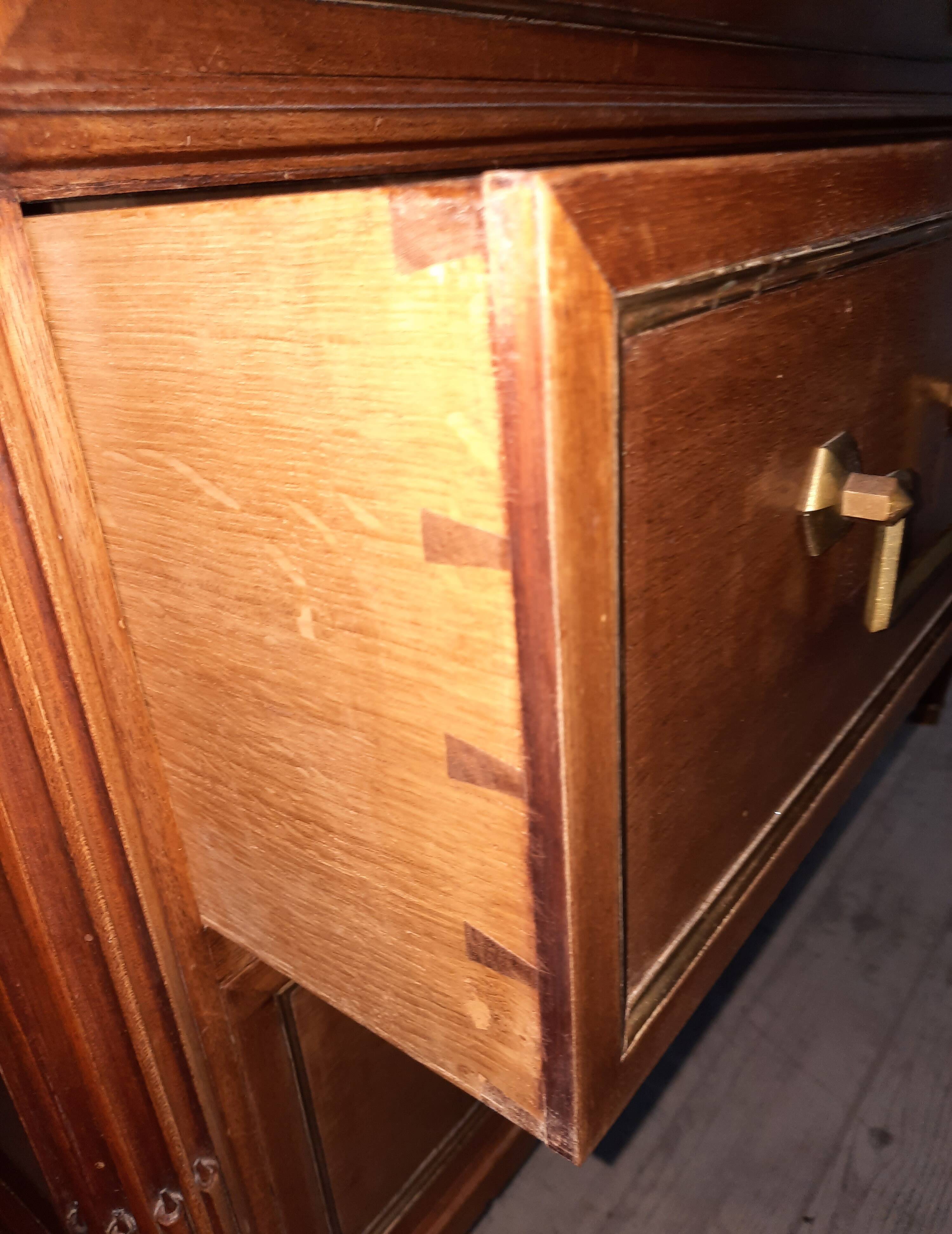 Commode  style Louis XVI