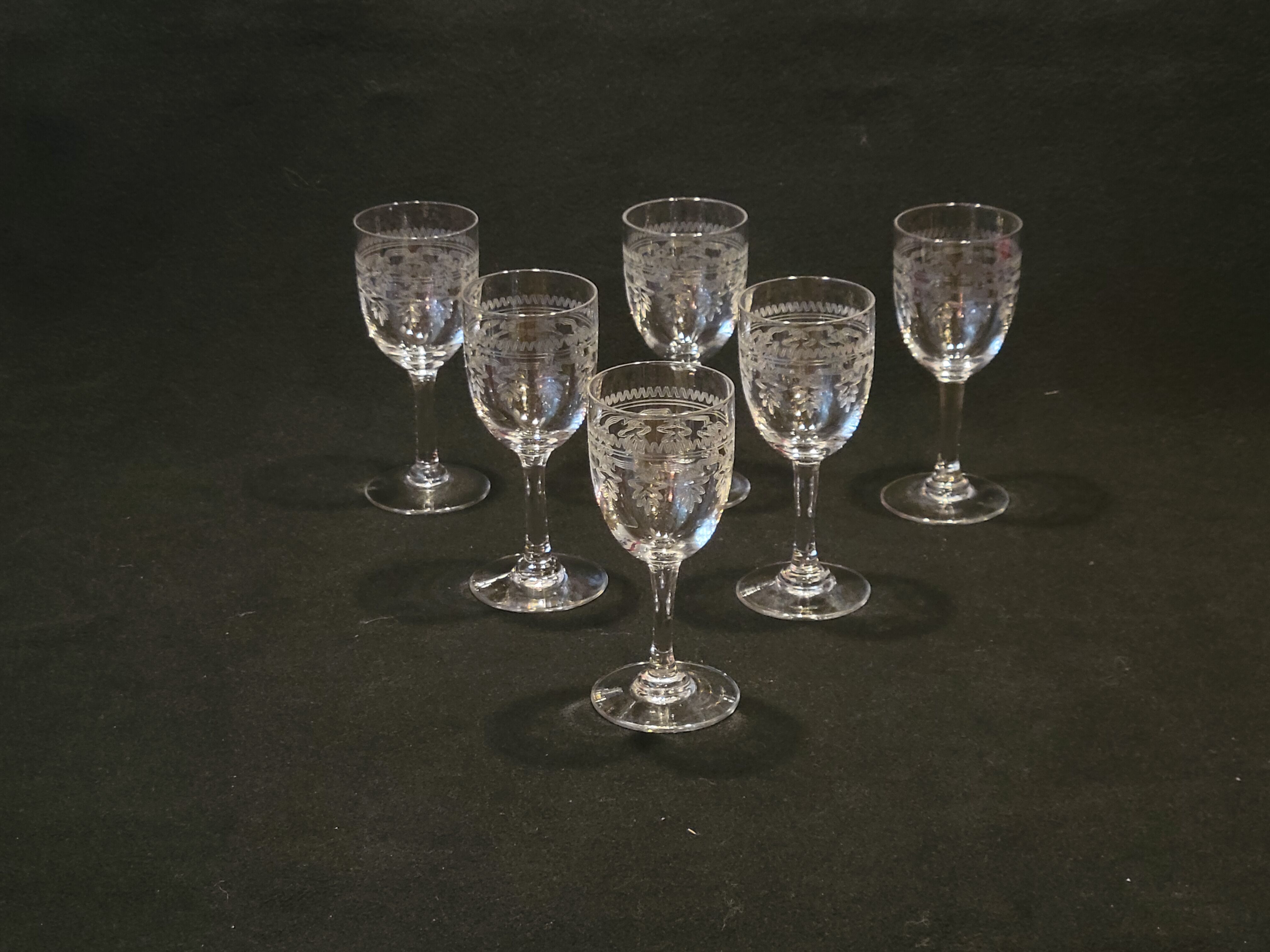 6 old Port stemmed glasses in engraved baccarat crystal
