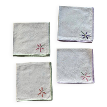 Serviettes de table broderie fleurs (lot de 4)