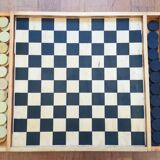 Jeu de dames et petits chevaux