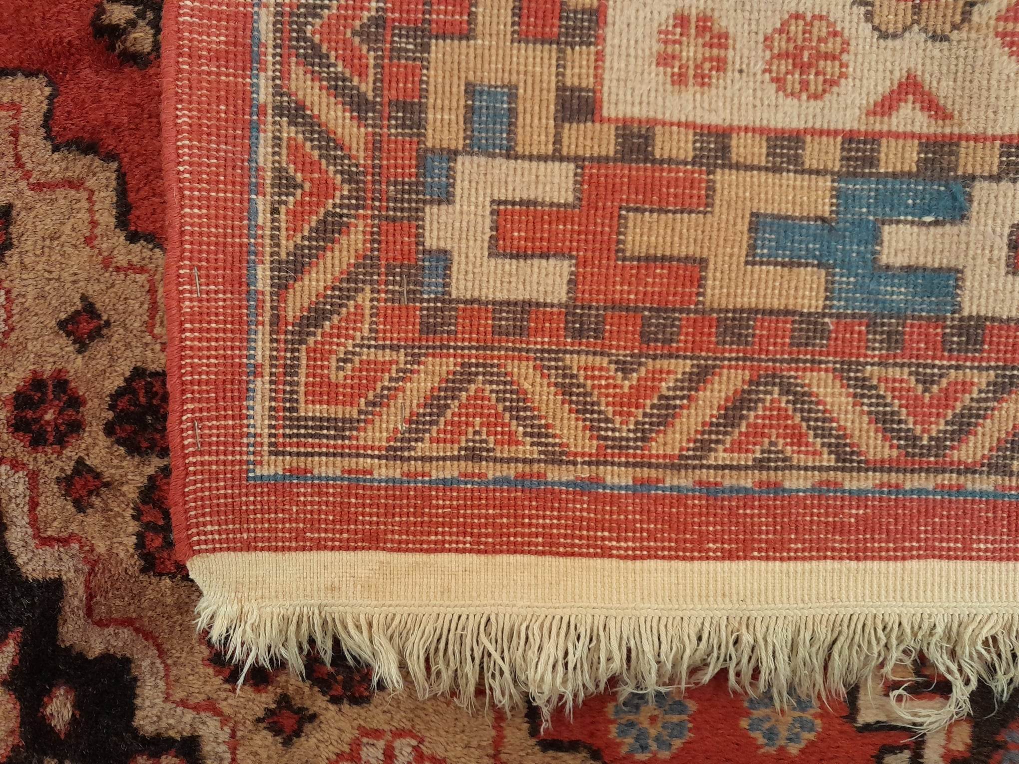 Handmade Sinkiang rug 279x204cm