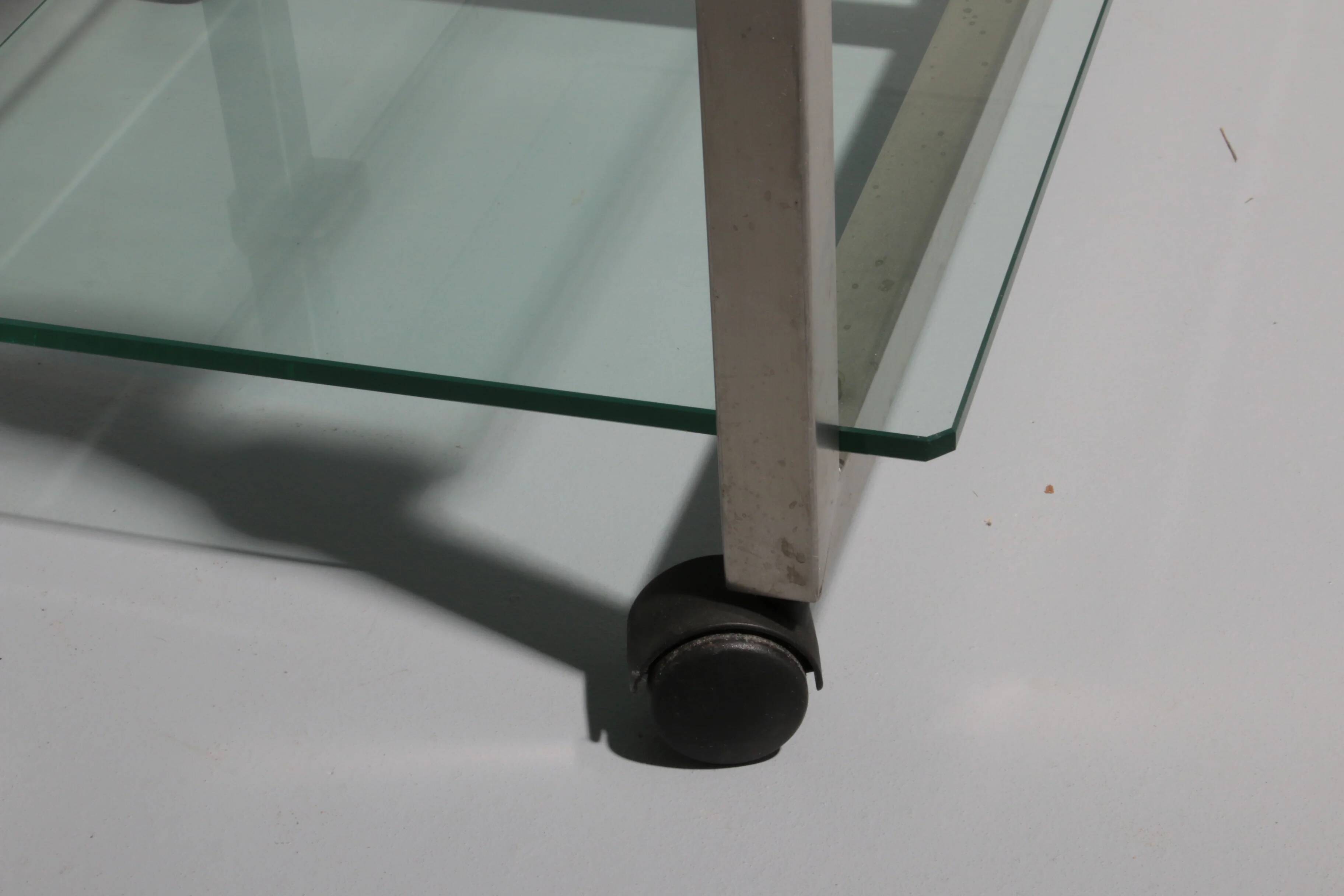 Table d'appoint, console sur roulettes Peter Ghyzcy, années 1970