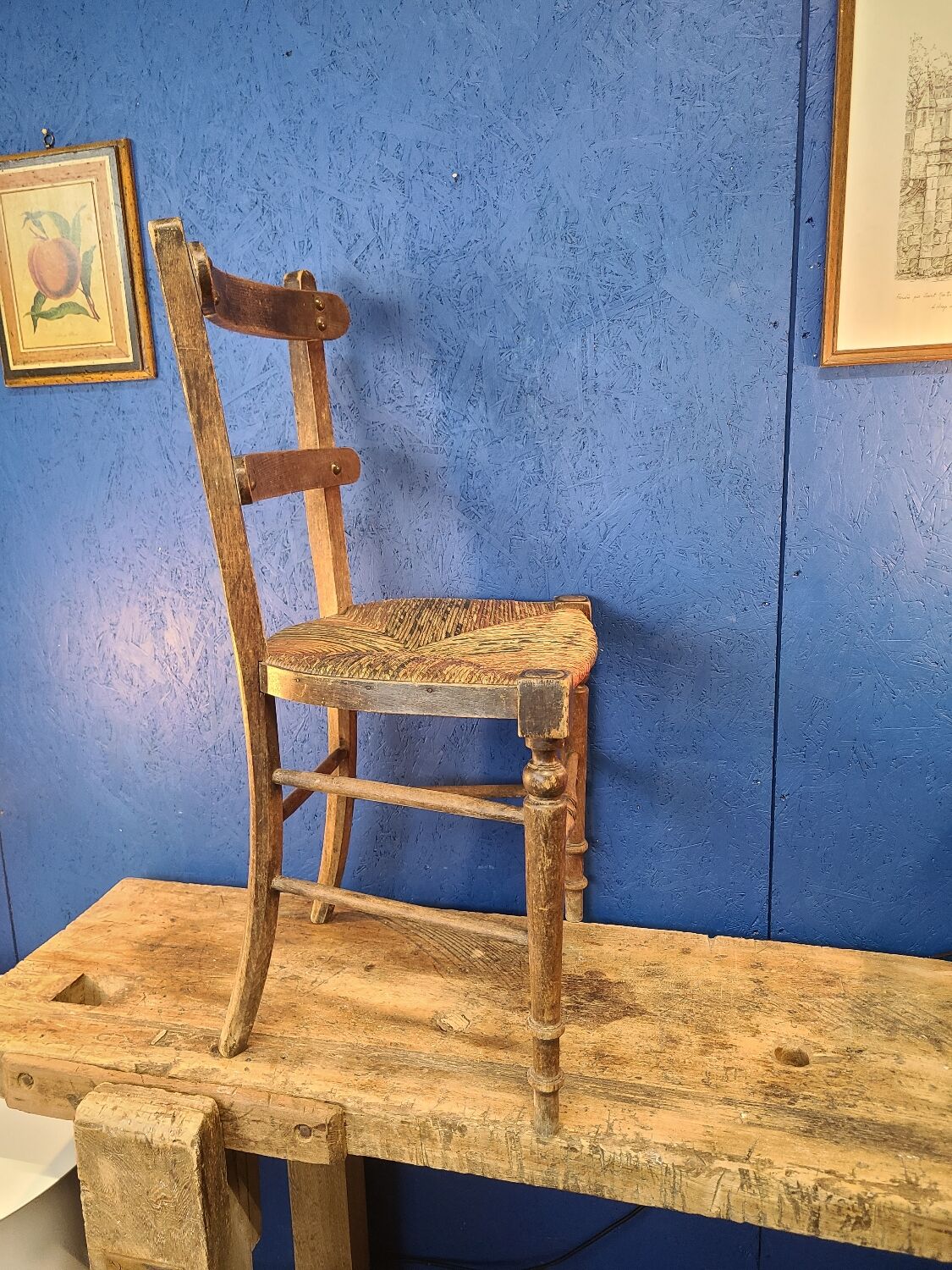 Antique mulched chair