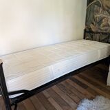 Stackable French army beds