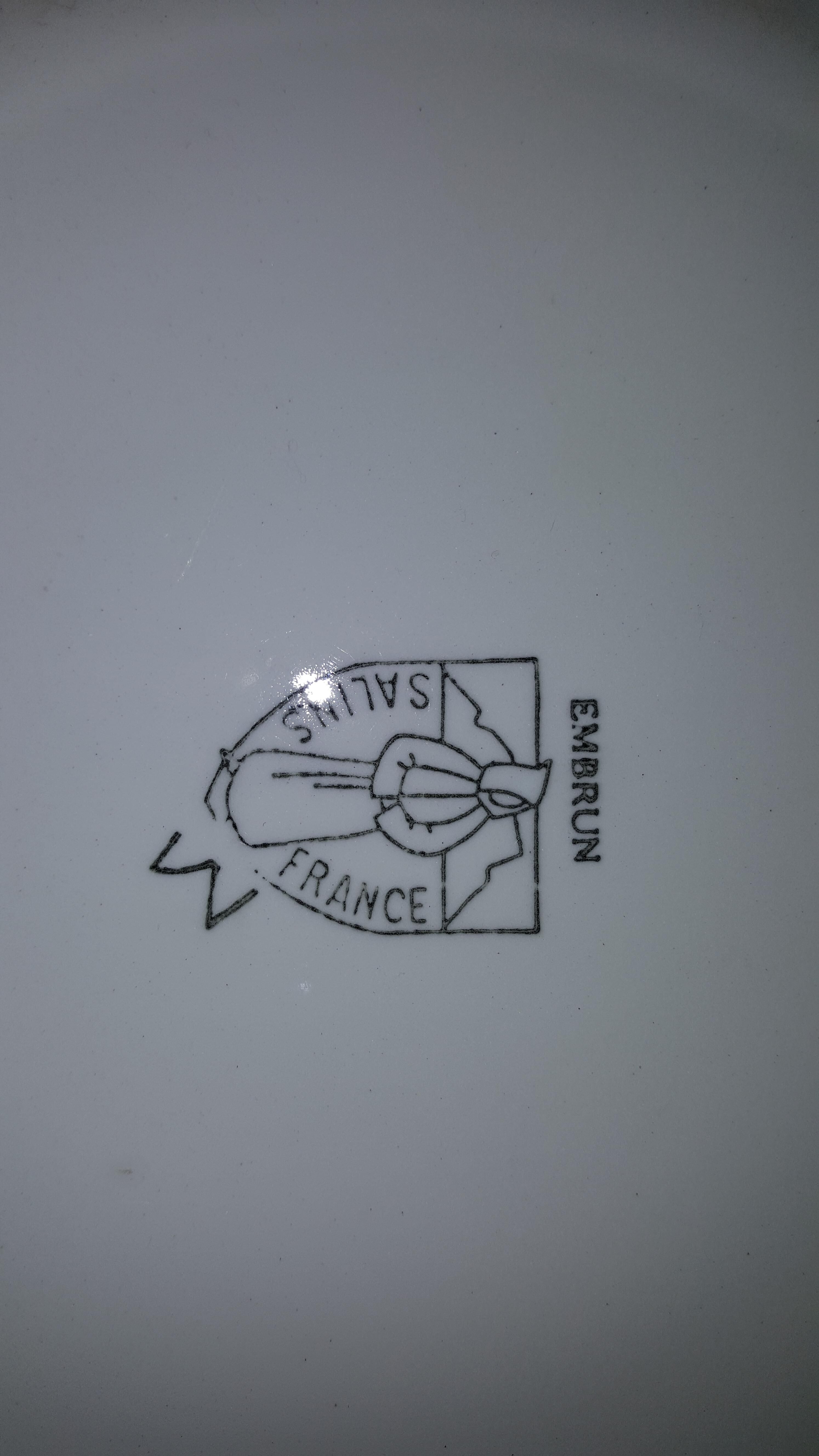 Round dish salins france décor embrun