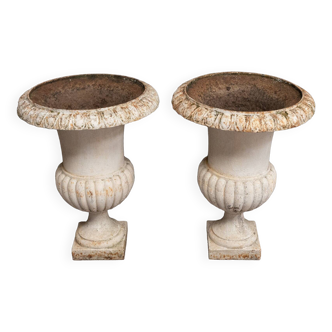 Pair of Medici basins cast iron garden nineteenth on foot shower