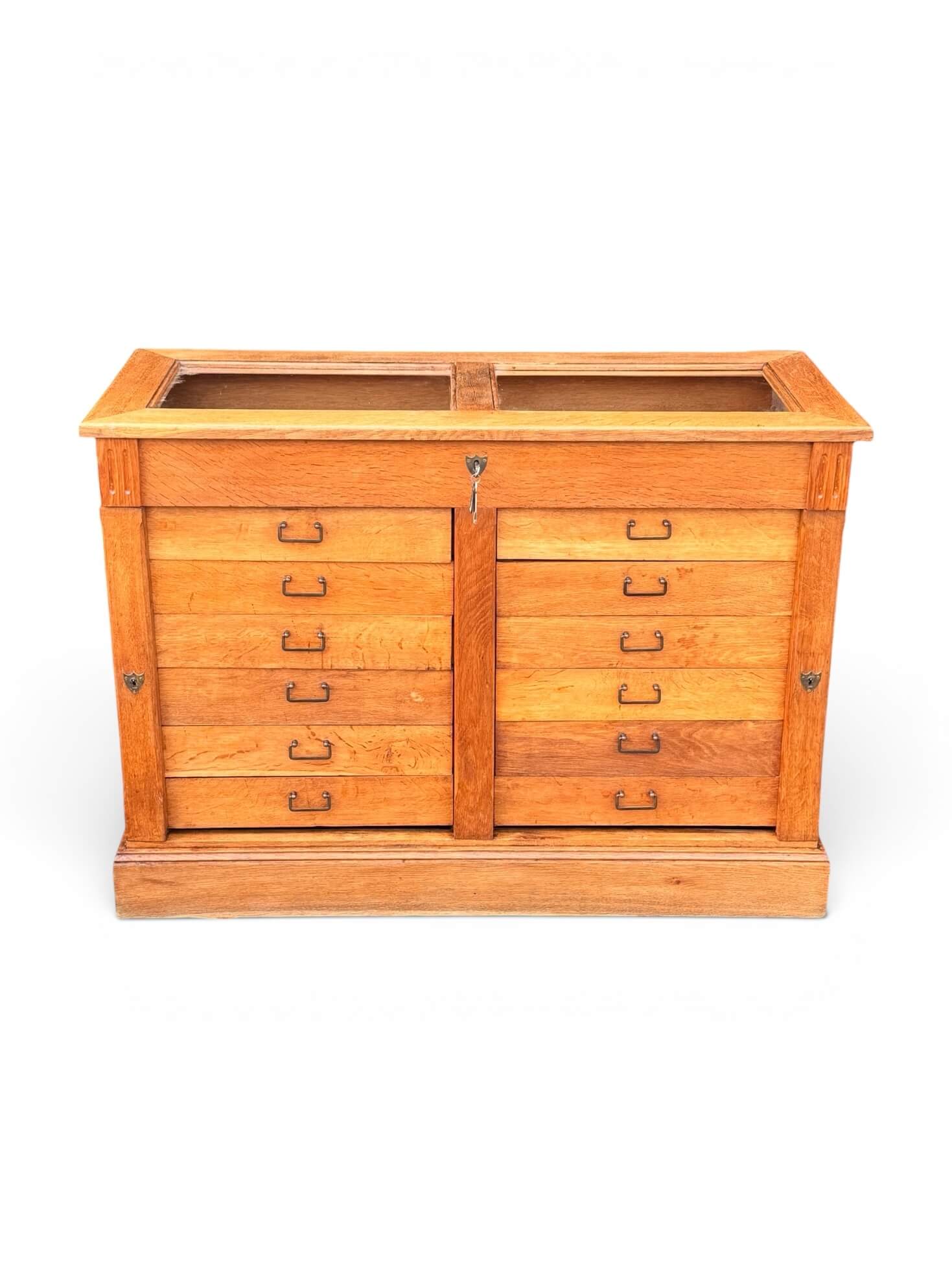 Meuble vitrine de commerce 1900