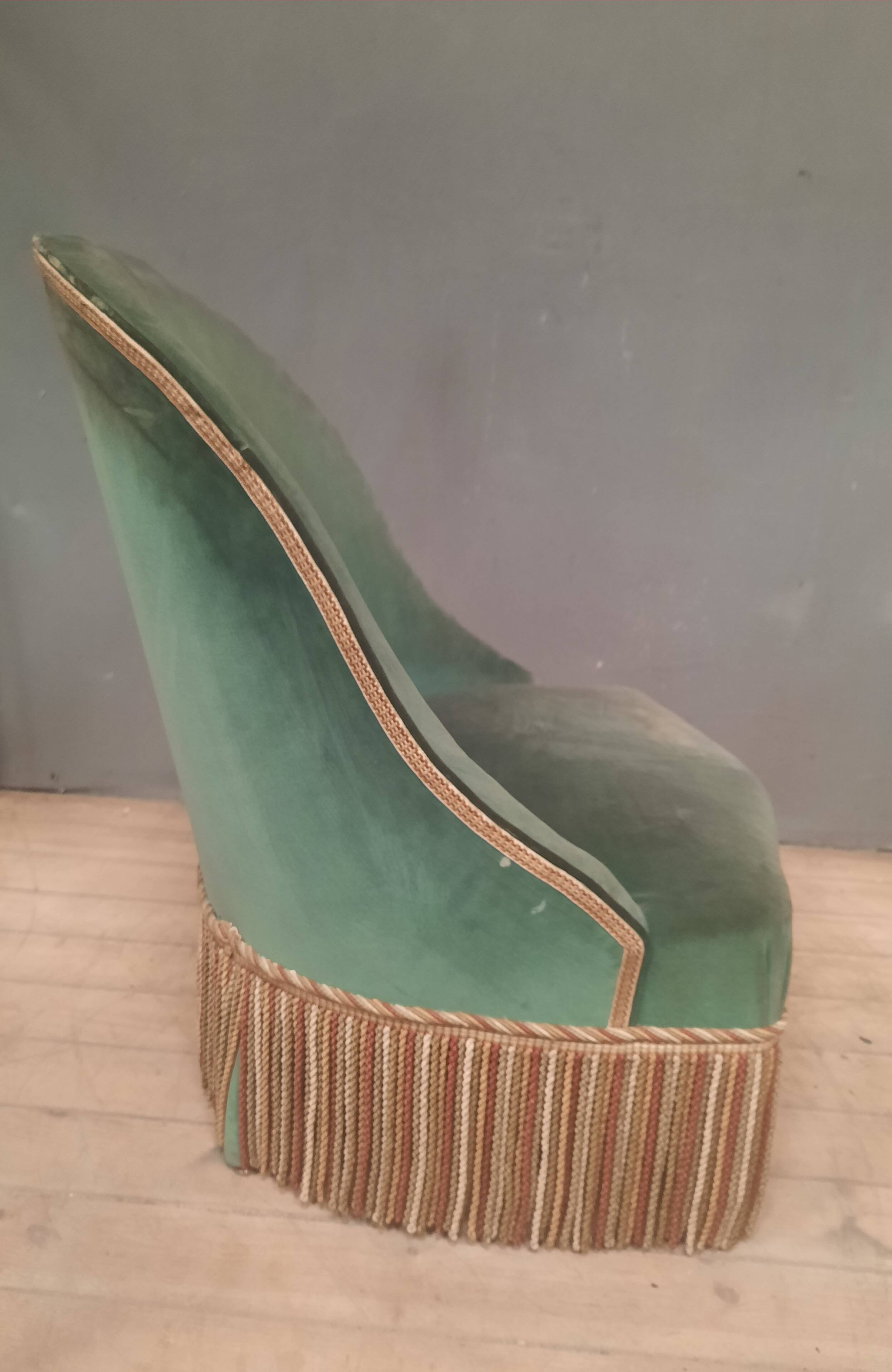 Fully upholstered chair called "toad"